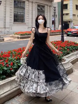 Летом 2023 года закончился французский ретро-сексуальный черный пояс соболезнования, демонстрирующий женскую талию, тонкая длинная юбка в системном платье