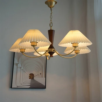Потолочный светильник Дизайнерская модель Ореховый плиссированный светильник Креативный средневековый светильник в гостиной люстры